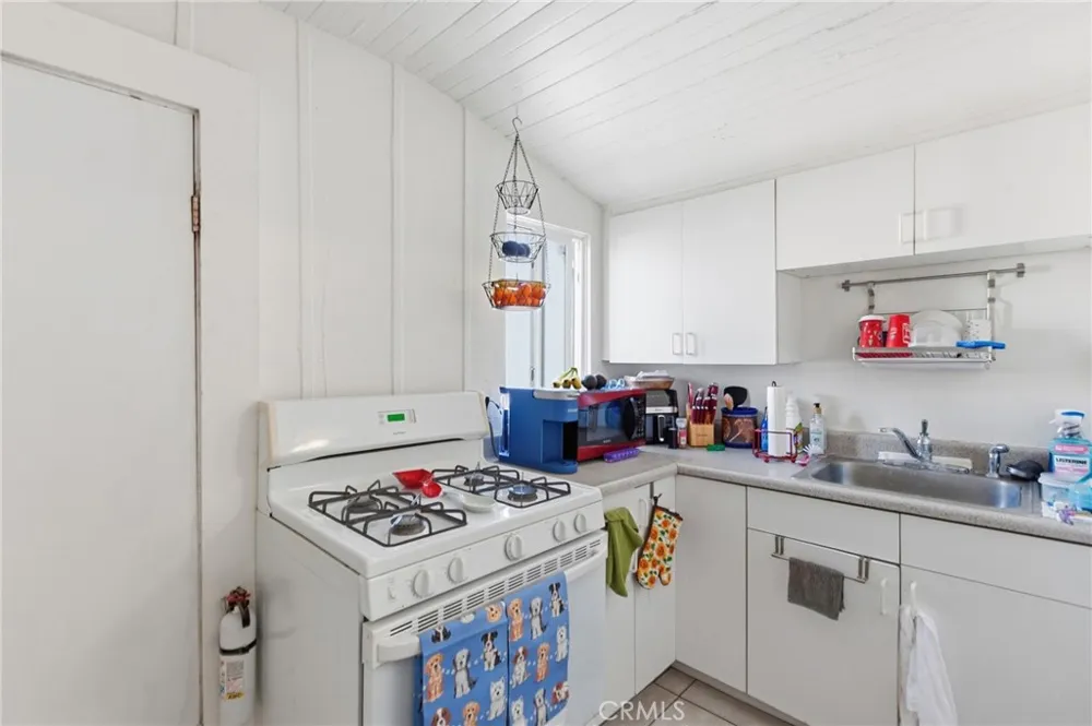 35 Blarney San Luis Obispo, CA 93405