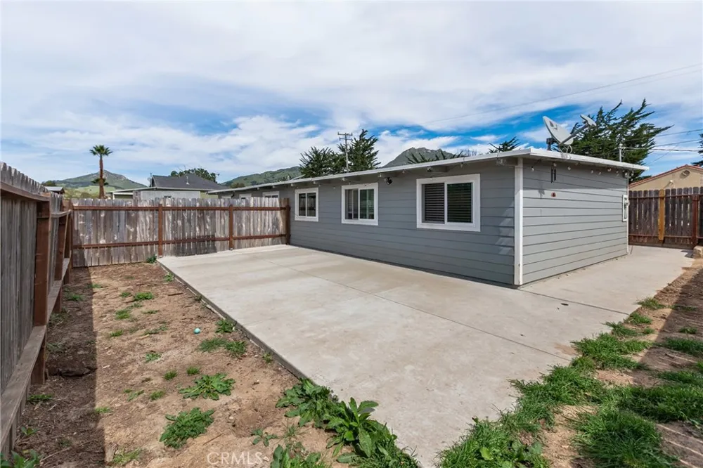35 Blarney San Luis Obispo, CA 93405