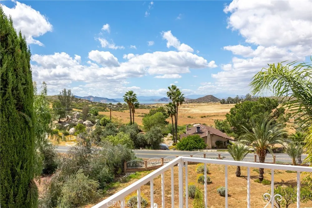 28368 Rawlings Road Hemet, CA 92544