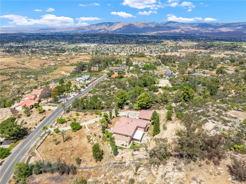 28368 Rawlings Road Hemet, CA 92544