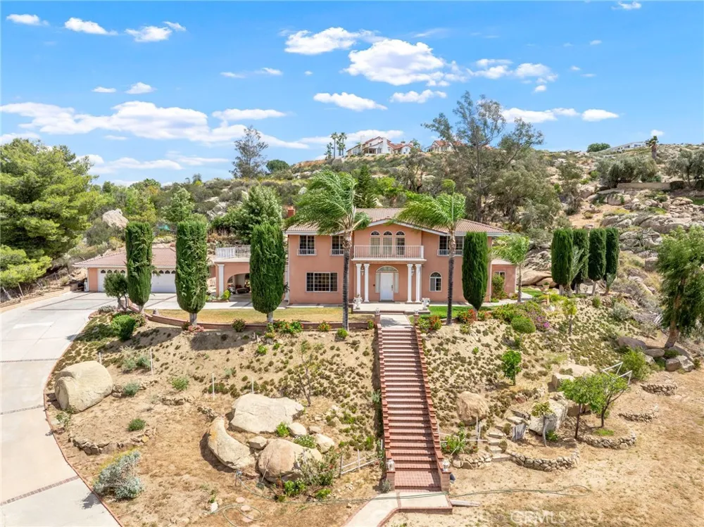 28368 Rawlings Road Hemet, CA 92544