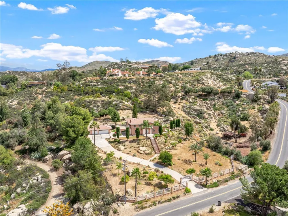 28368 Rawlings Road Hemet, CA 92544