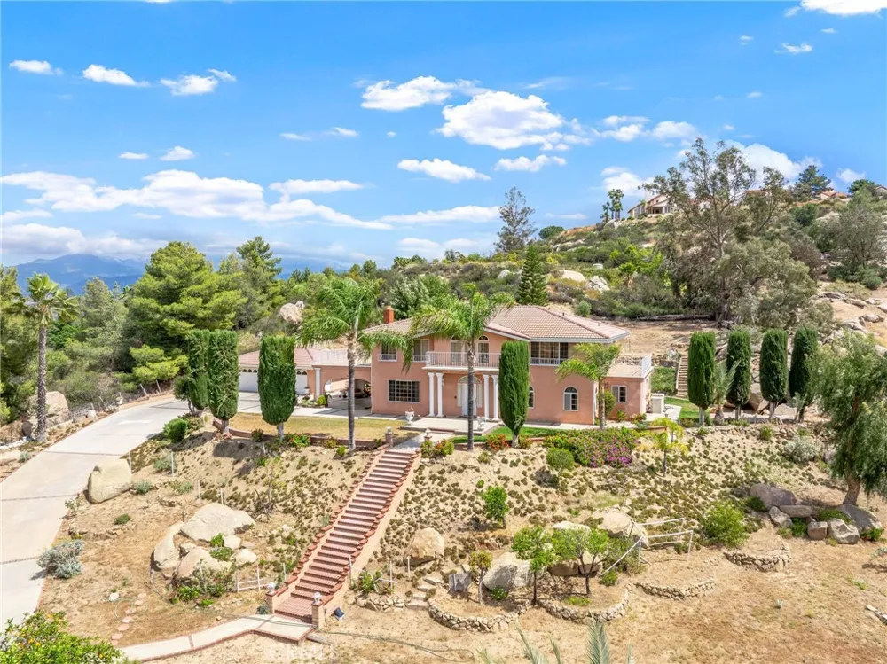 28368 Rawlings Road Hemet, CA 92544