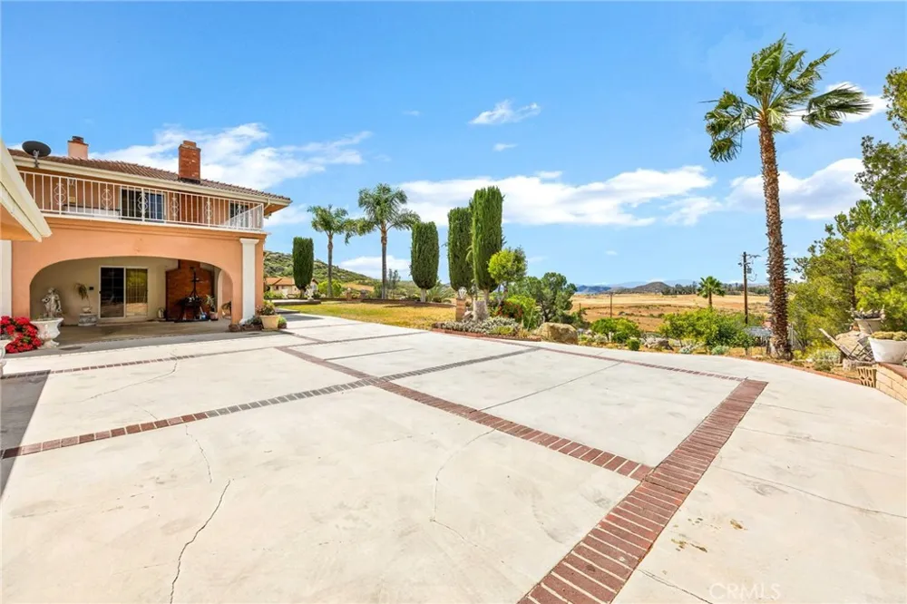 28368 Rawlings Road Hemet, CA 92544