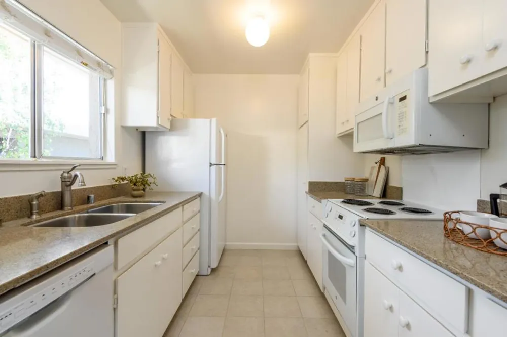 675 Sharon Park Drive #311 Menlo Park, CA 94025
