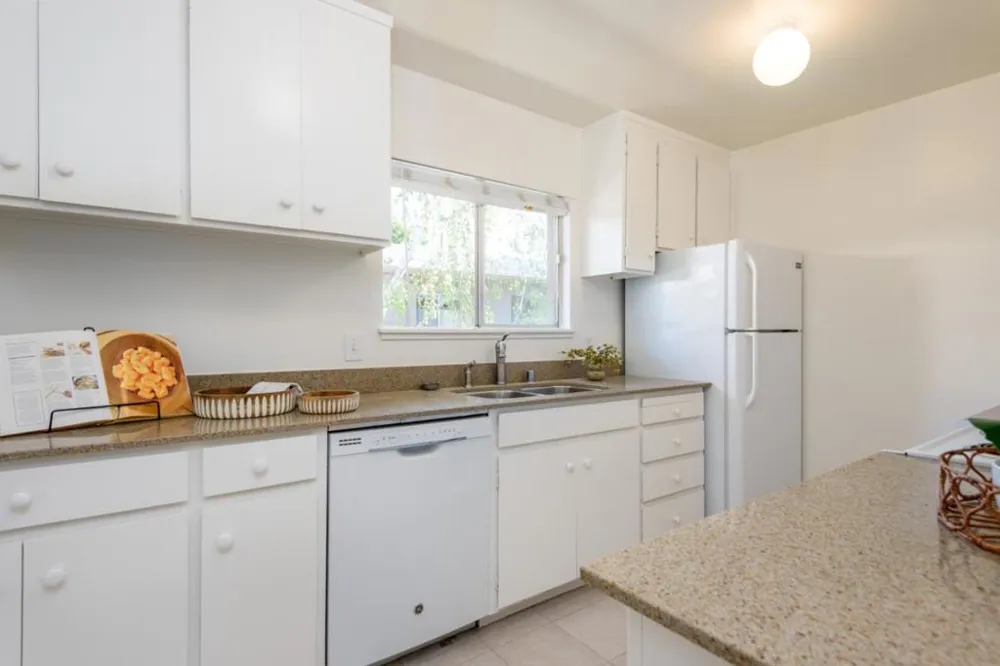 675 Sharon Park Drive #311 Menlo Park, CA 94025