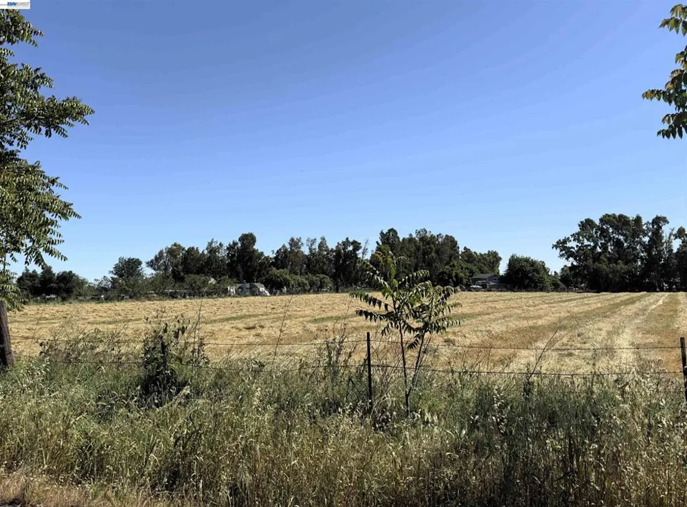 11844 E Ada Stockton, CA 95215
