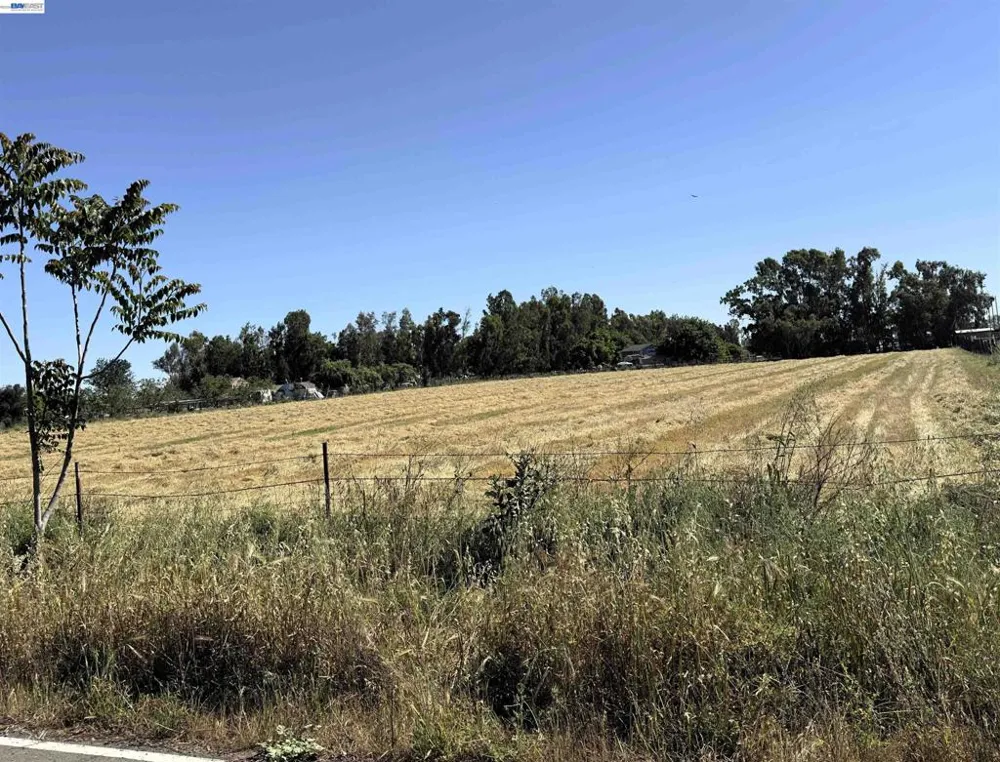 11844 E Ada Stockton, CA 95215