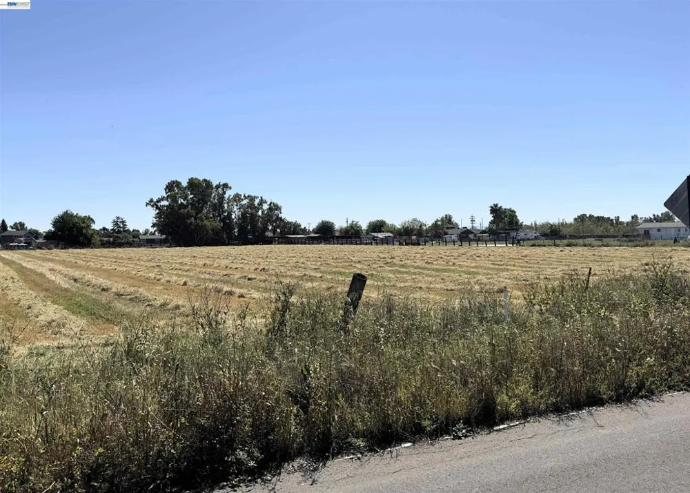 11844 E Ada Stockton, CA 95215