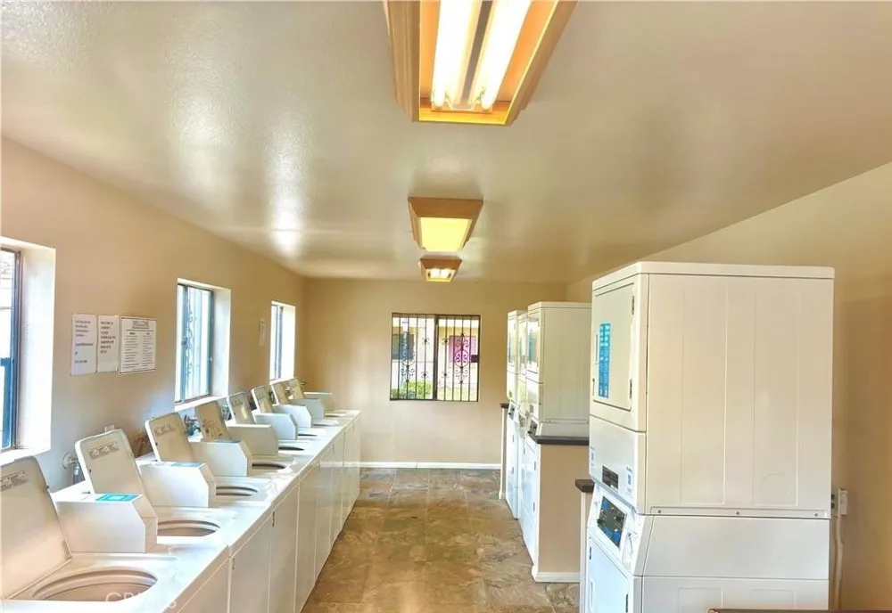 1110 W Blaine #107 Riverside, CA 92507