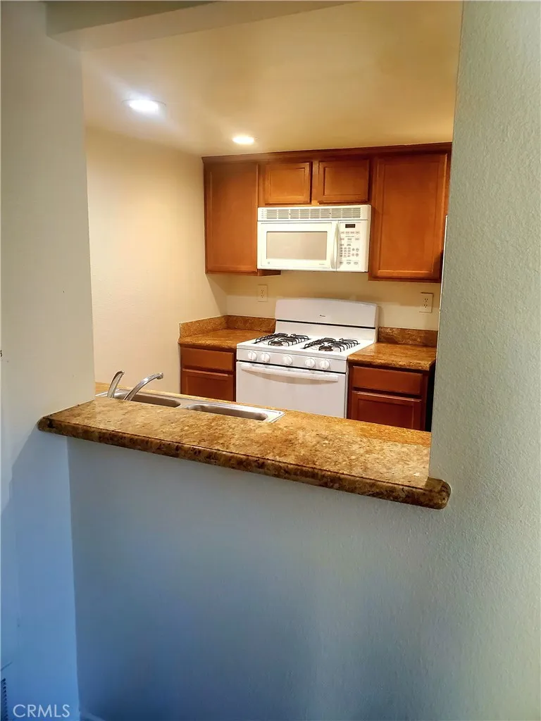 1110 W Blaine #107 Riverside, CA 92507