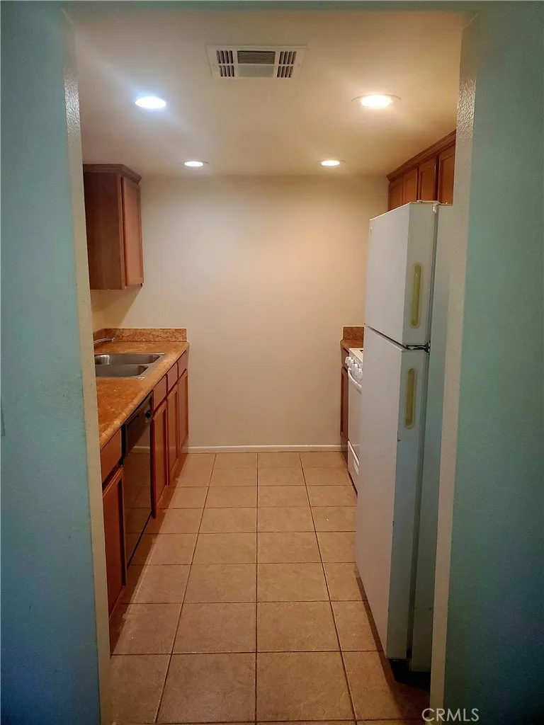 1110 W Blaine #107 Riverside, CA 92507