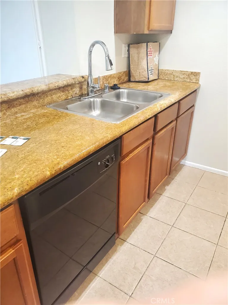 1110 W Blaine #107 Riverside, CA 92507