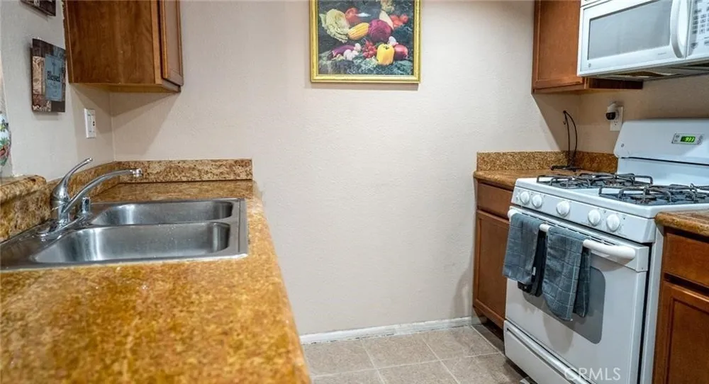 1110 W Blaine #107 Riverside, CA 92507
