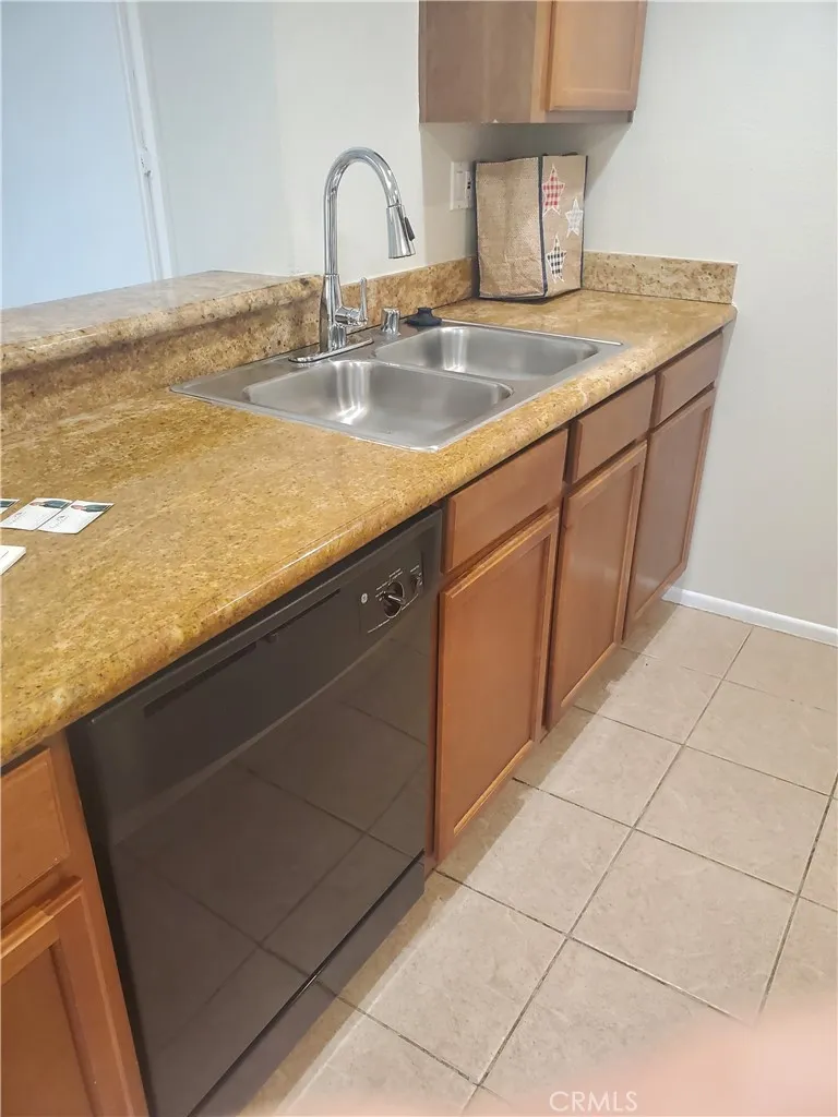 1110 W Blaine #107 Riverside, CA 92507