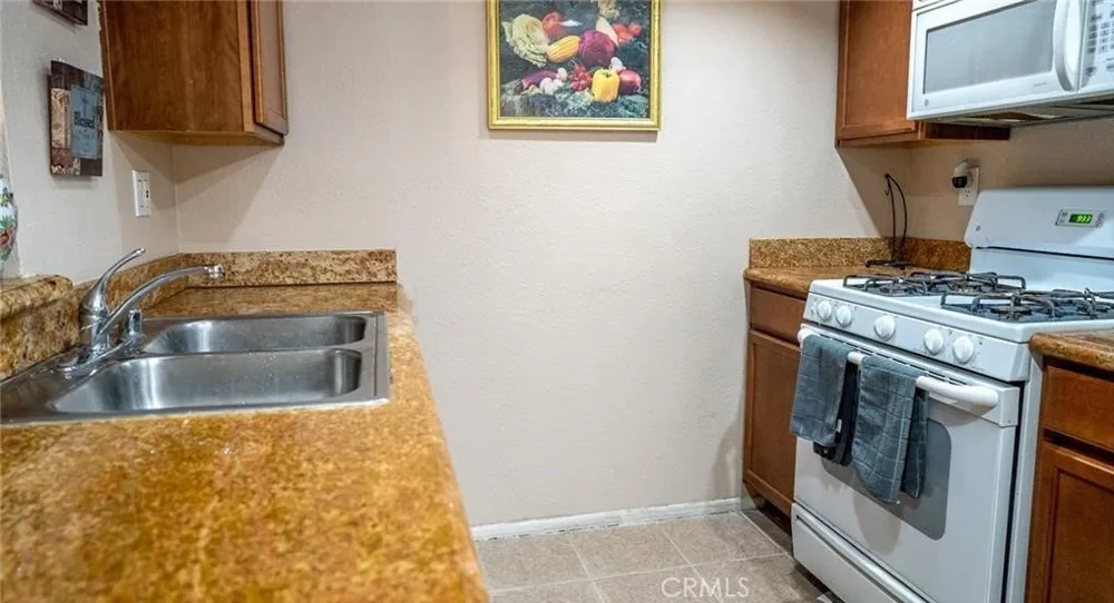 1110 W Blaine #107 Riverside, CA 92507