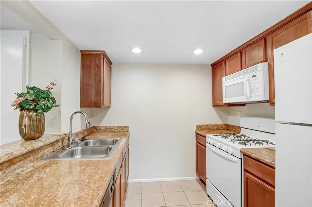 1110 W Blaine #107 Riverside, CA 92507