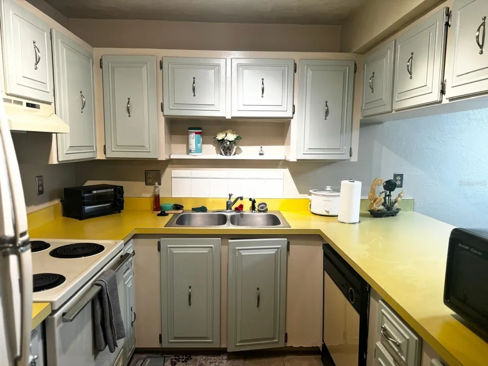 1415 OCEAN SHORE BOULEVARD #B060 Ormond Beach, FL 32176