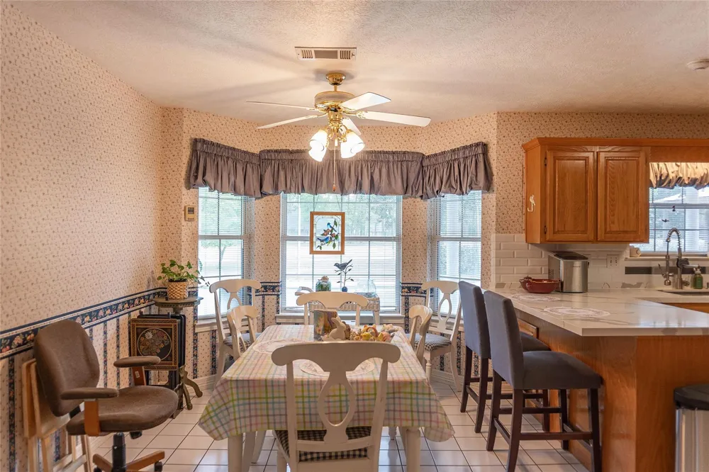 108 White Oak Village Mills, TX 77663