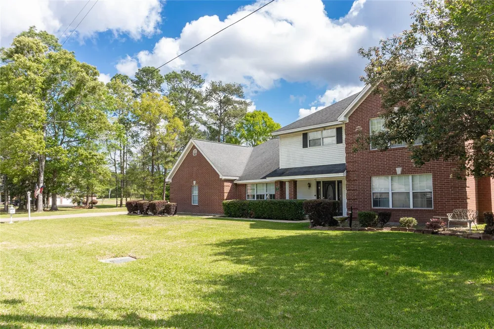 108 White Oak Village Mills, TX 77663