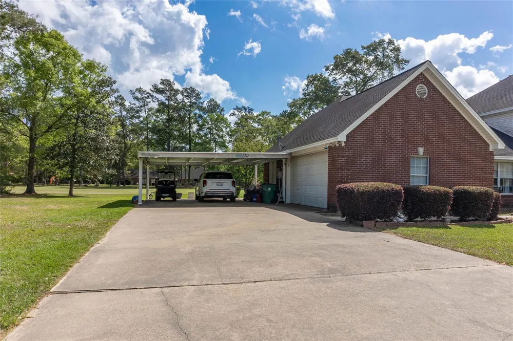 108 White Oak Village Mills, TX 77663