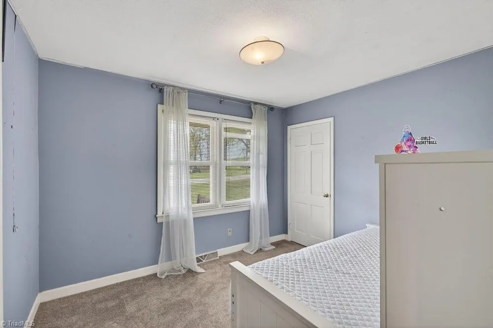 1319 S Old US Highway 52 Pilot Mountain, NC 27041