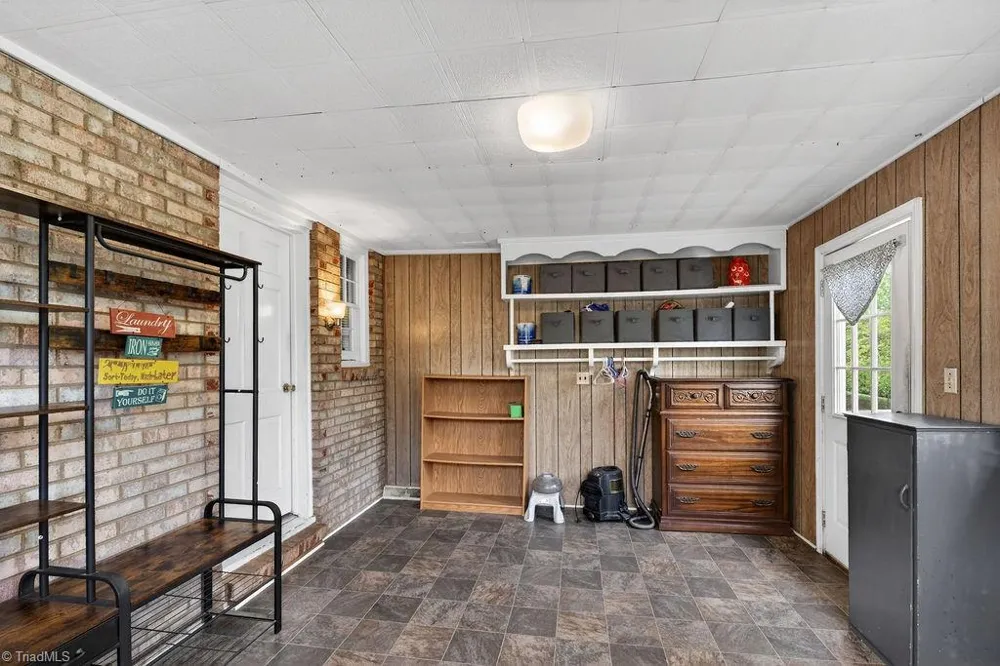1319 S Old US Highway 52 Pilot Mountain, NC 27041