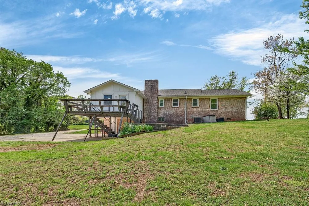 1319 S Old US Highway 52 Pilot Mountain, NC 27041