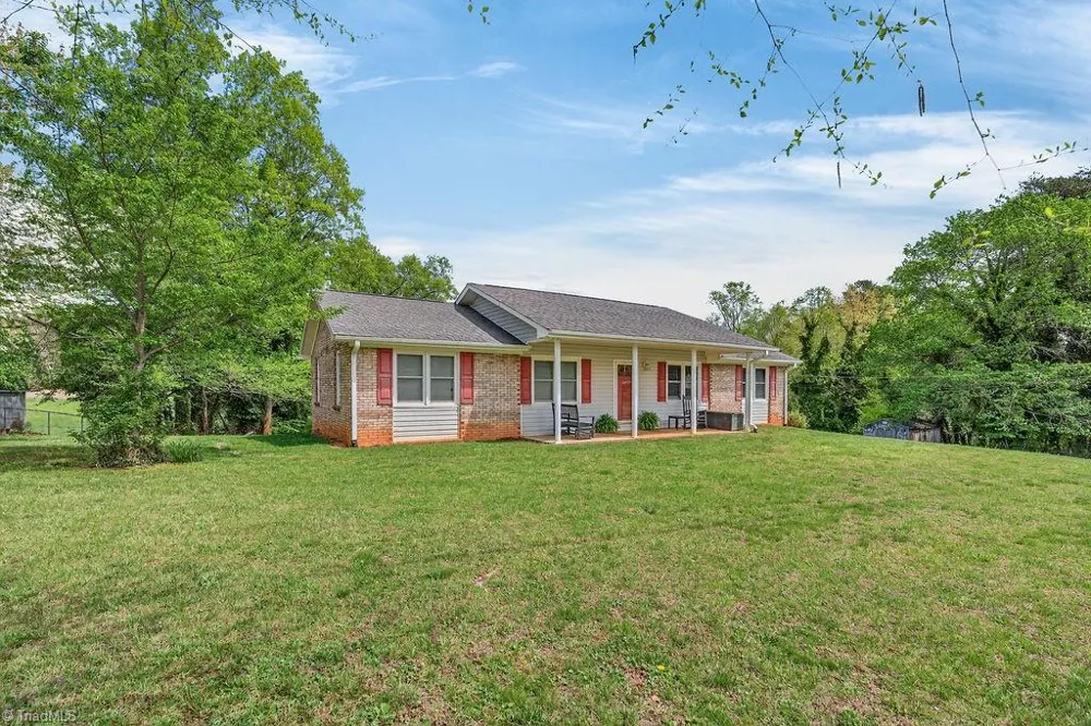 1319 S Old US Highway 52 Pilot Mountain, NC 27041