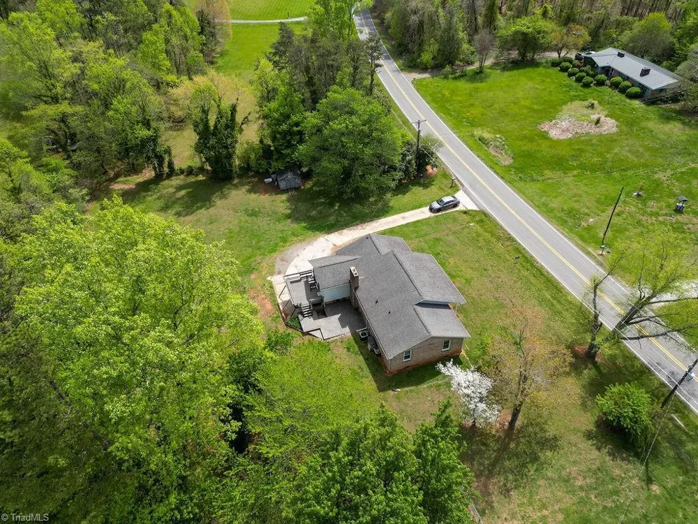 1319 S Old US Highway 52 Pilot Mountain, NC 27041