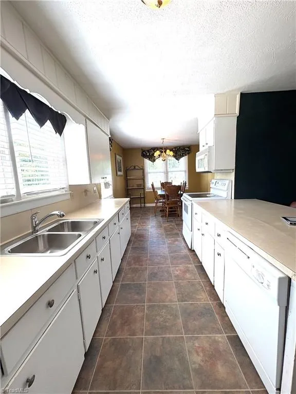 1319 S Old US Highway 52 Pilot Mountain, NC 27041