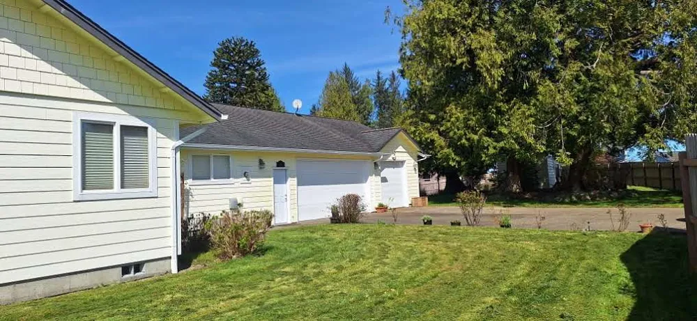 10 Spruce Court South Bend, WA 98586