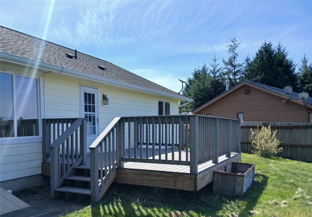 10 Spruce Court South Bend, WA 98586