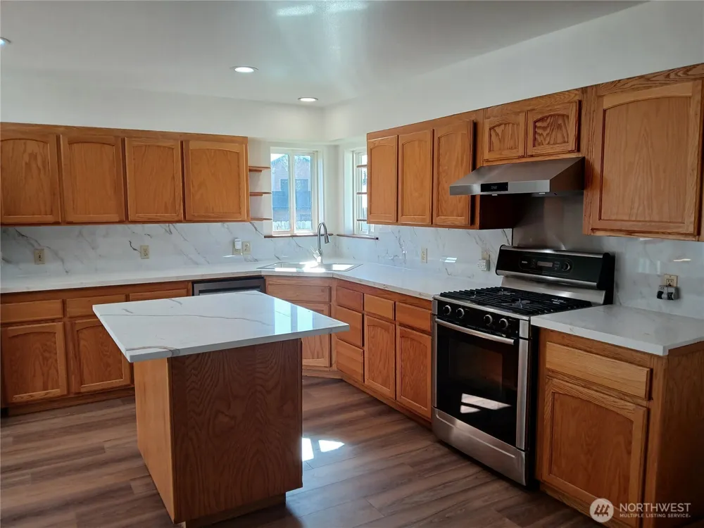10 Spruce Court South Bend, WA 98586