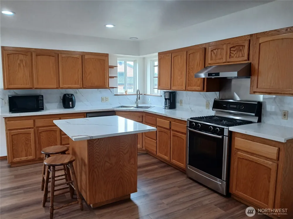 10 Spruce Court South Bend, WA 98586
