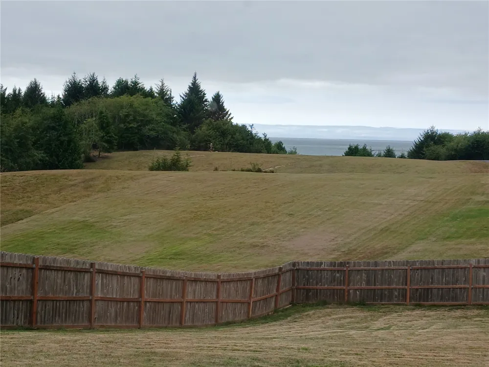 10 Spruce Court South Bend, WA 98586