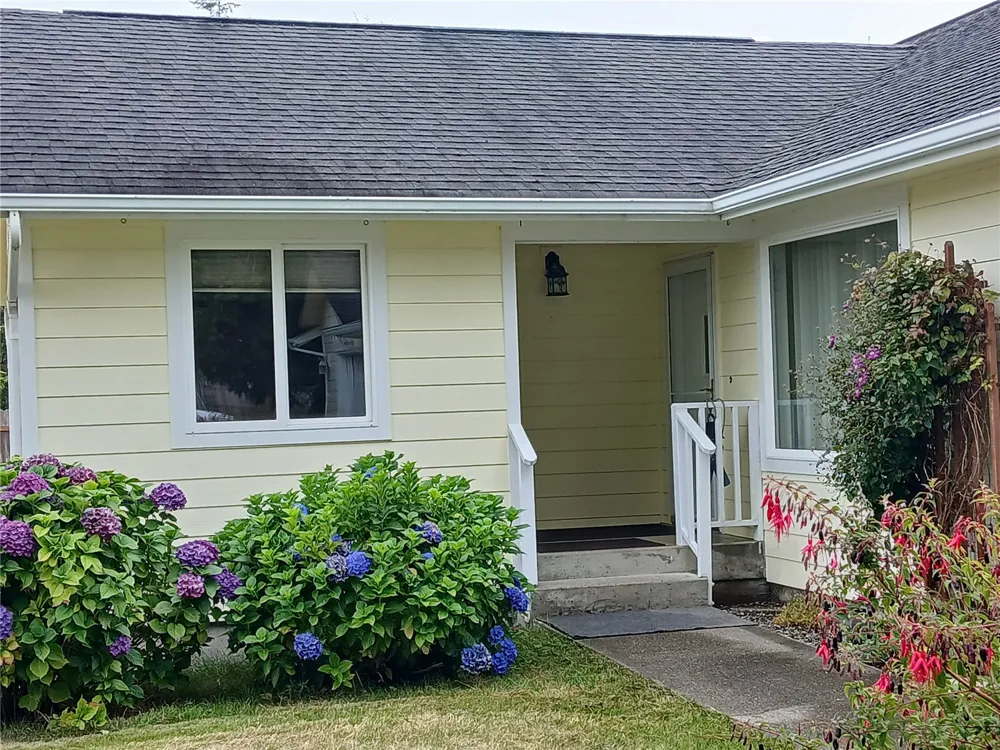 10 Spruce Court South Bend, WA 98586
