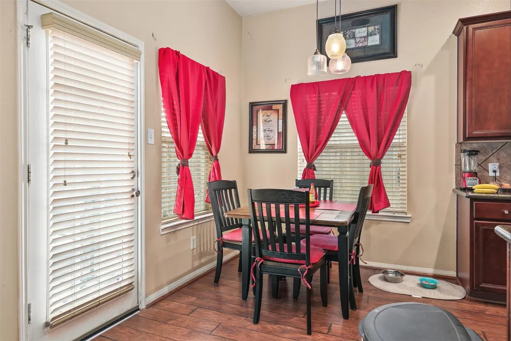 4906 Chase Stone Drive Bacliff, TX 77518