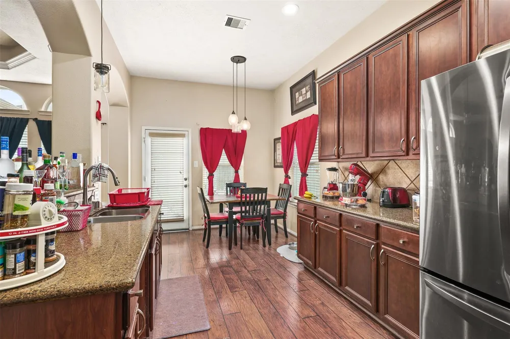 4906 Chase Stone Drive Bacliff, TX 77518