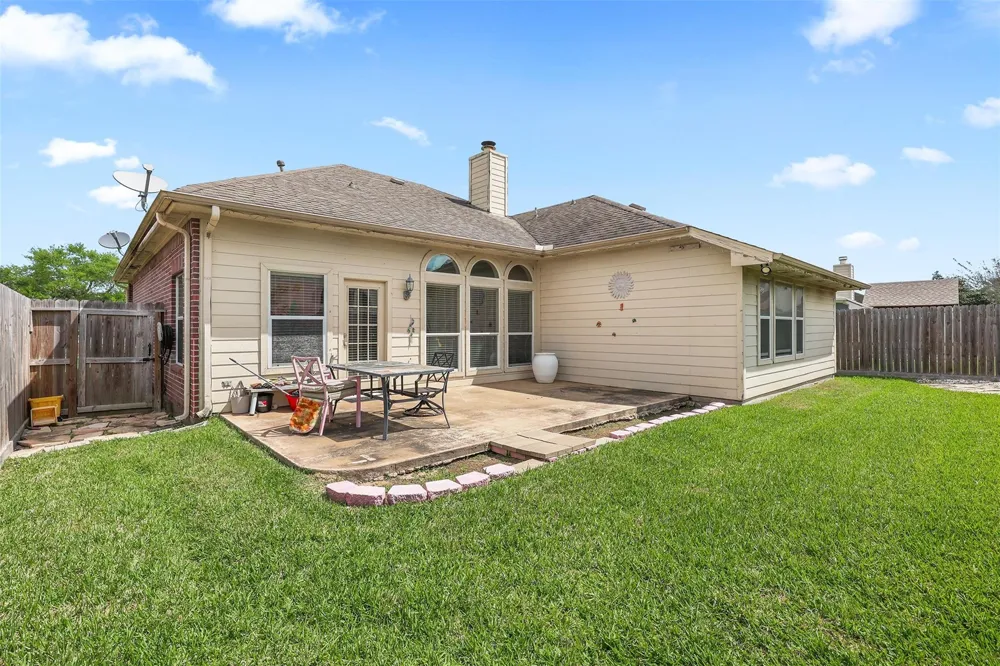4906 Chase Stone Drive Bacliff, TX 77518