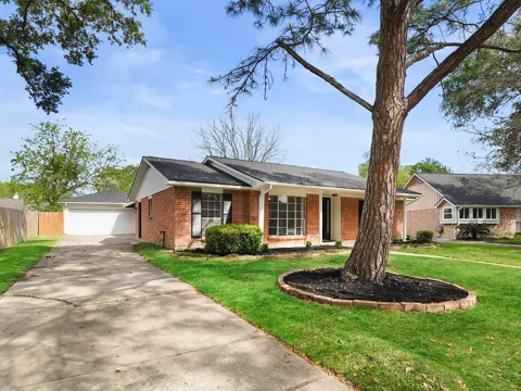 13906 Vinehill Drive