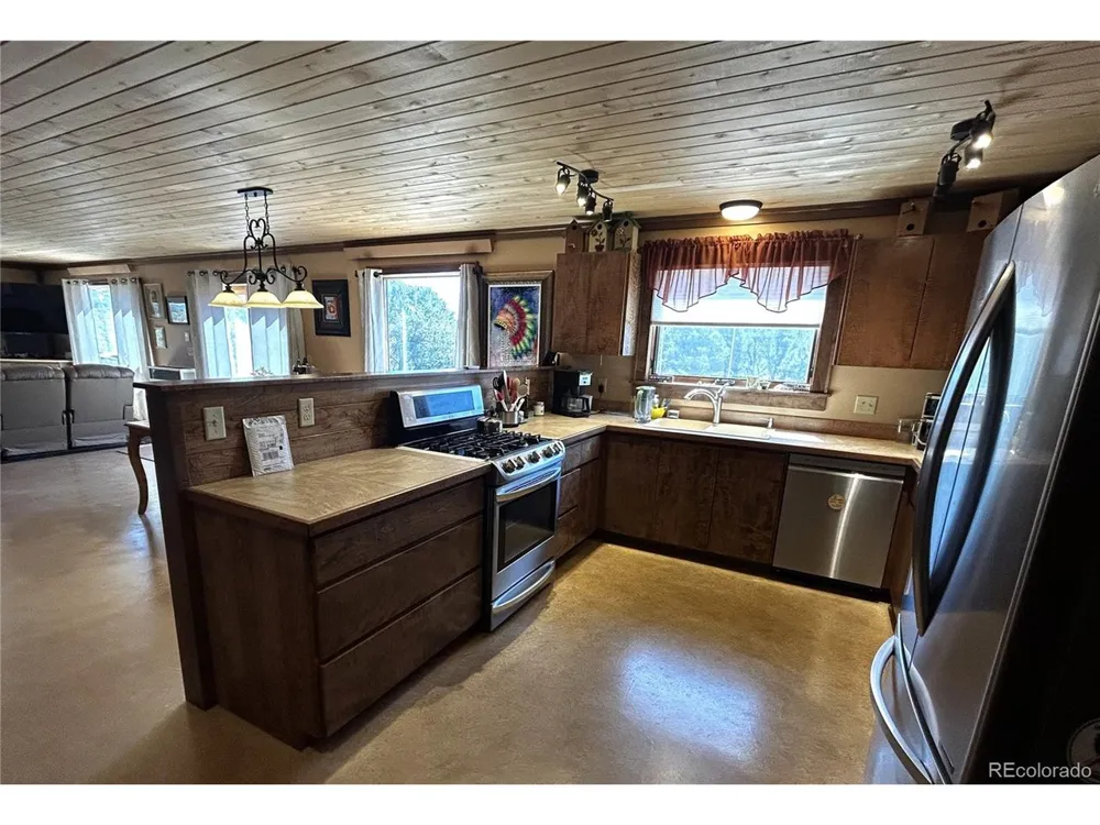 850 Insula Road Westcliffe, CO 81252