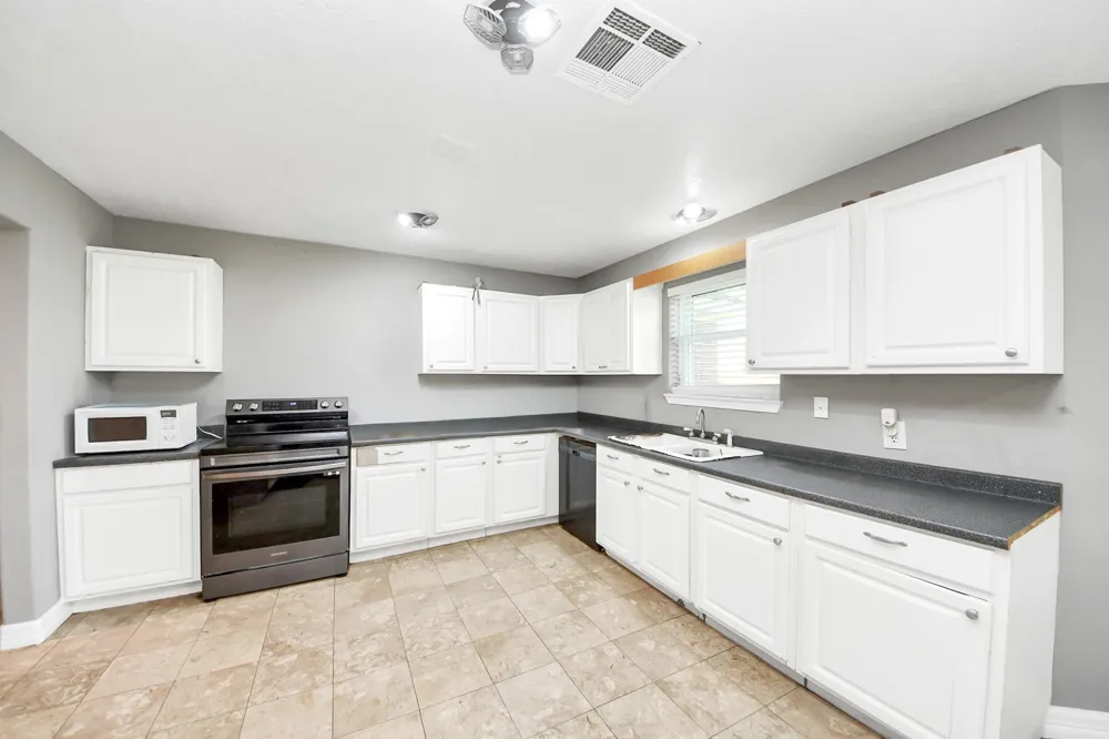 2326 Brookney Street Pearland, TX 77584