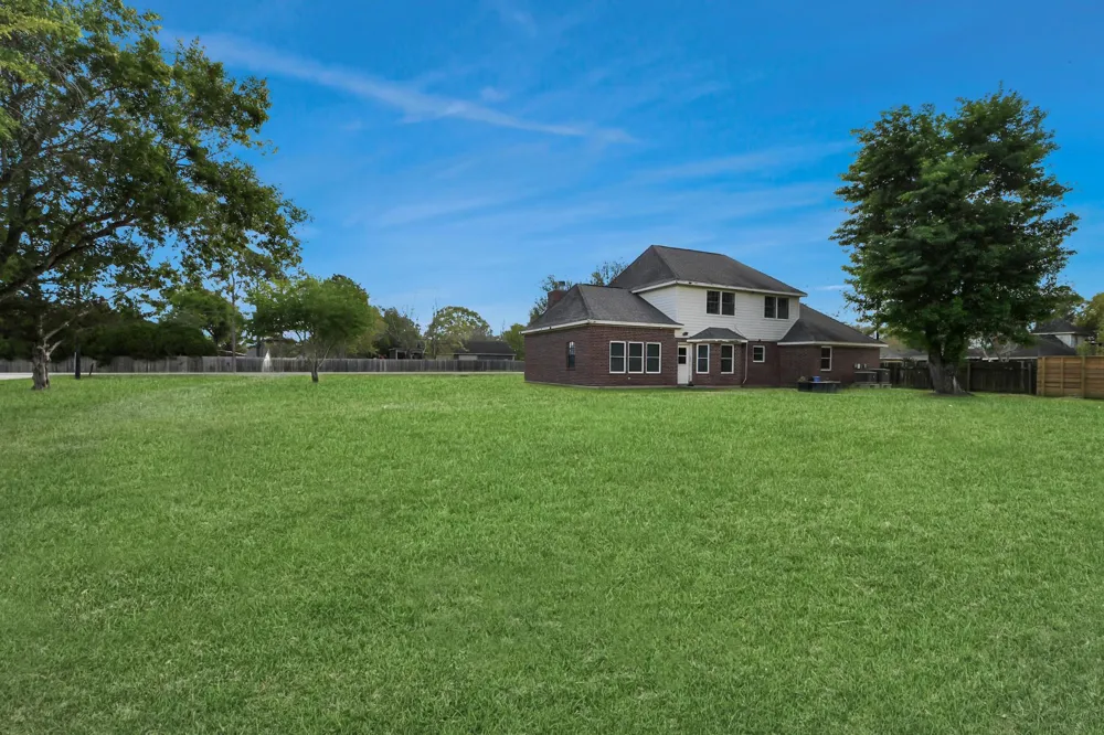 2326 Brookney Street Pearland, TX 77584
