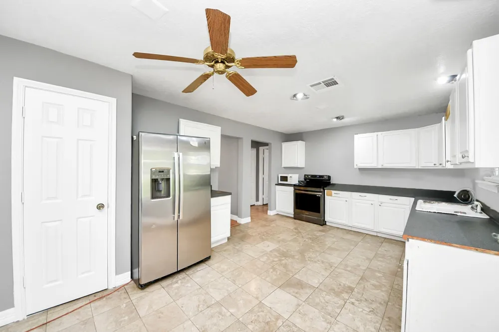 2326 Brookney Street Pearland, TX 77584