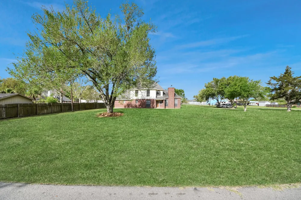 2326 Brookney Street Pearland, TX 77584