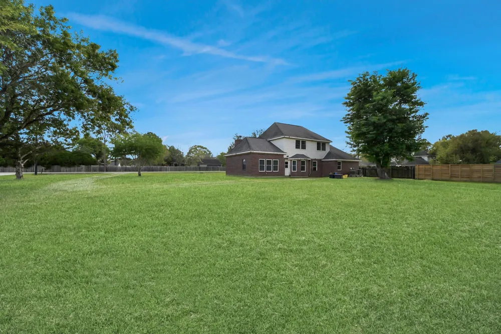 2326 Brookney Street Pearland, TX 77584
