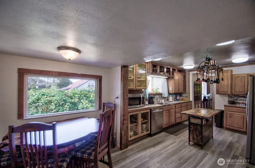 715 Copalis Beach Road Copalis Beach, WA 98535