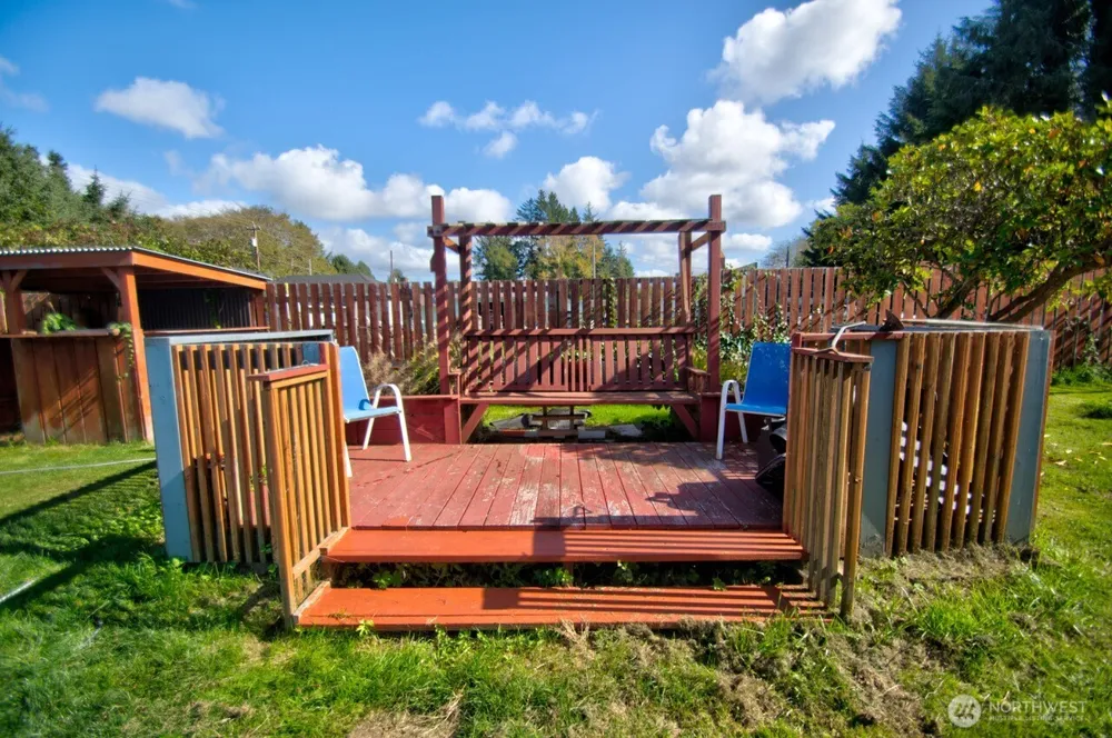 715 Copalis Beach Road Copalis Beach, WA 98535