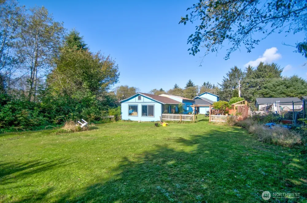 715 Copalis Beach Road Copalis Beach, WA 98535
